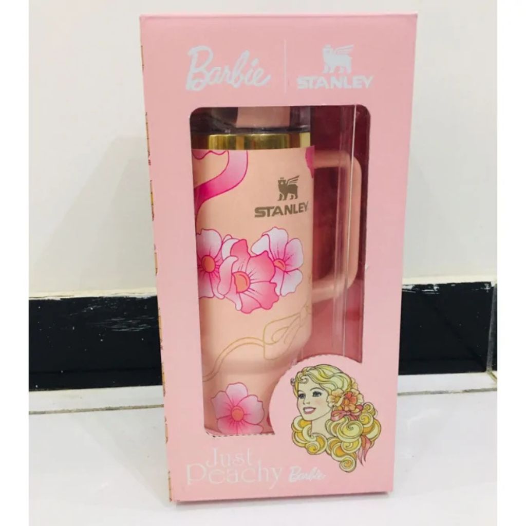 The Stanley x Barbie Quencher | 40 OZ – ’80s Peaches ‘N Cream