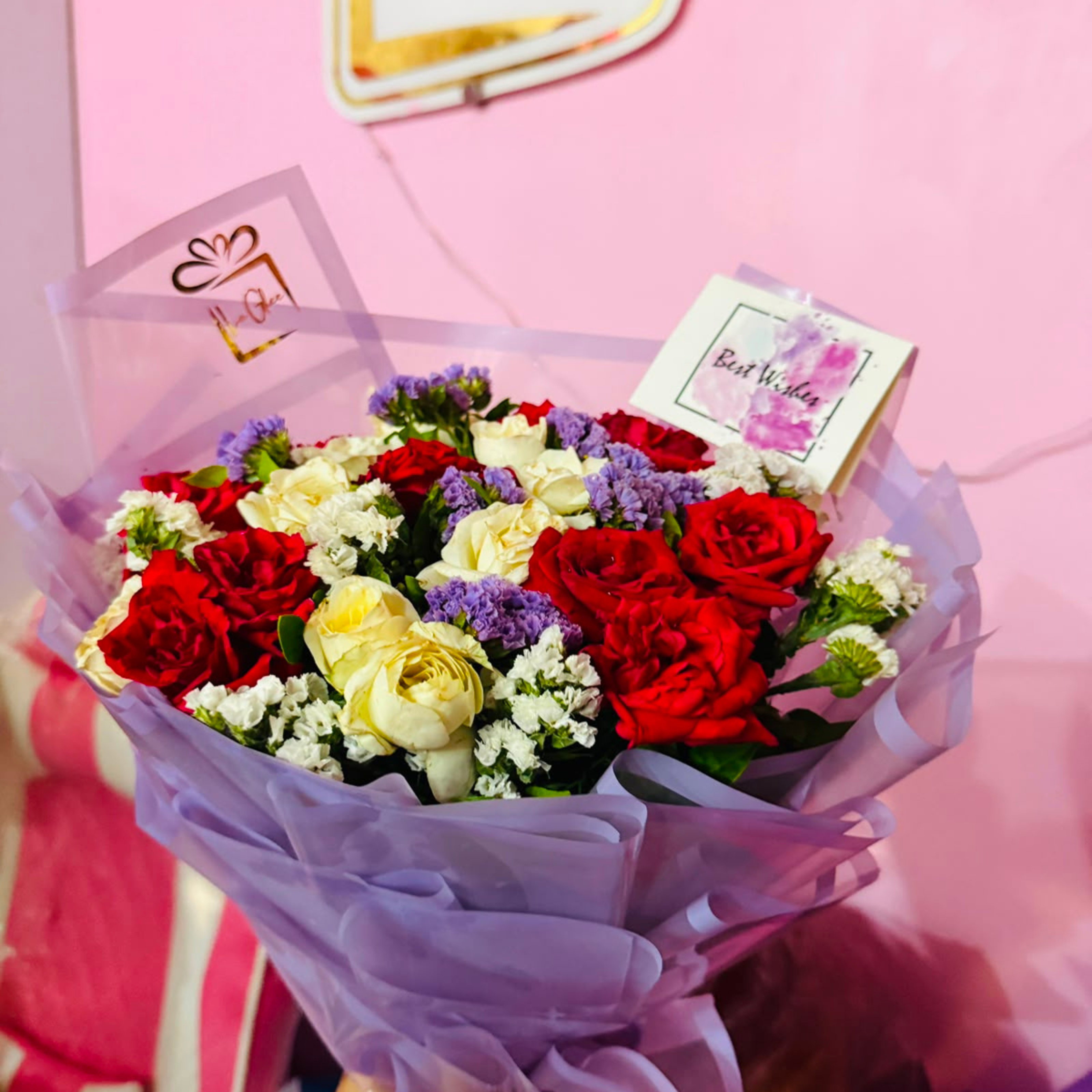 Premium Mixed Rose Flower Bouquet – Elegant Floral Gift Arrangement Main image
