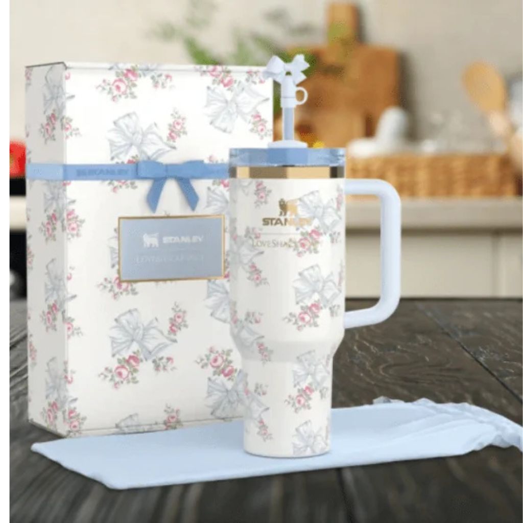 The Stanley X LoveShackFancy Holiday Quencher | 40 OZ – Rosa Beaux Blue