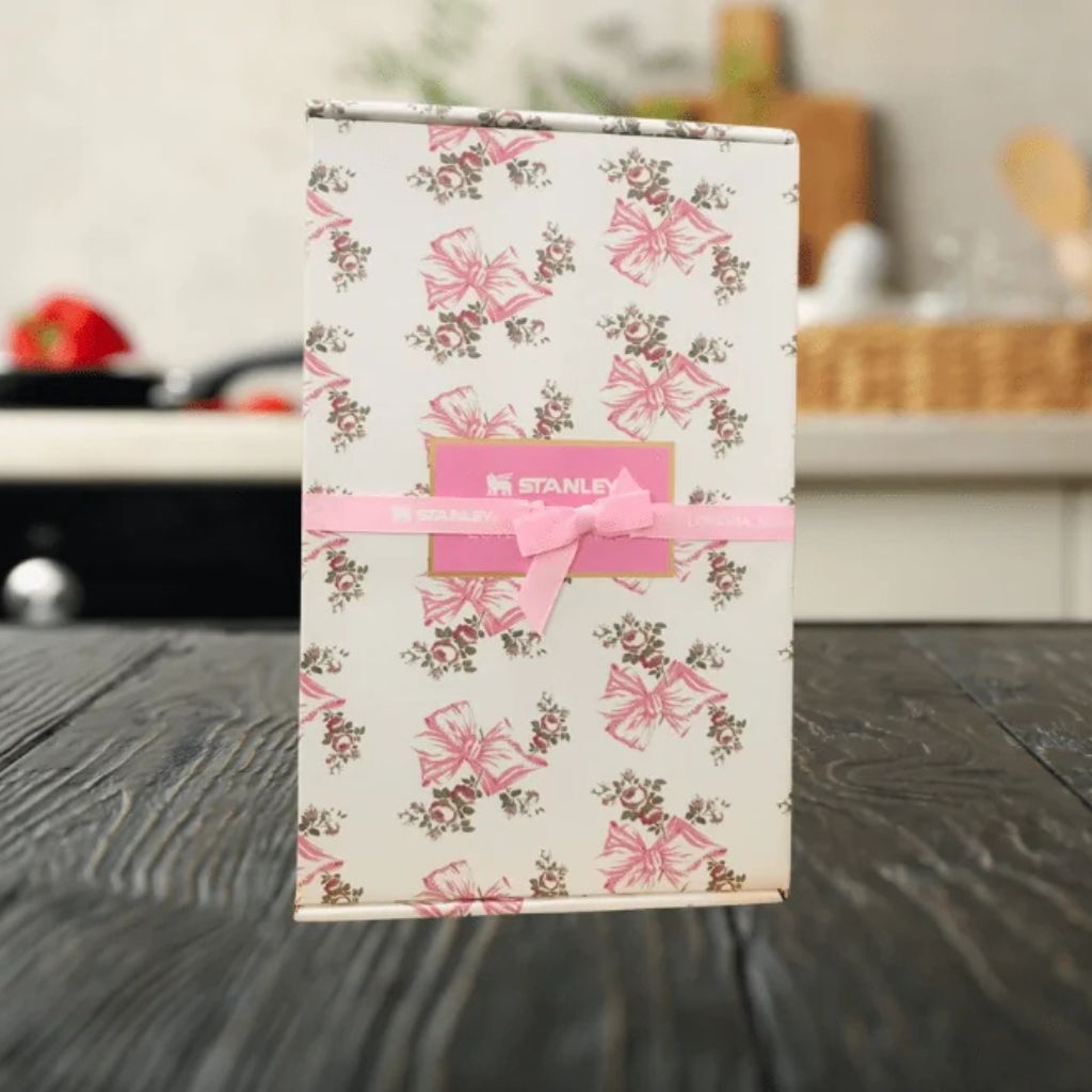 The Stanley X LoveShackFancy Holiday Quencher | 40 OZ – Rosa Beaux Pink