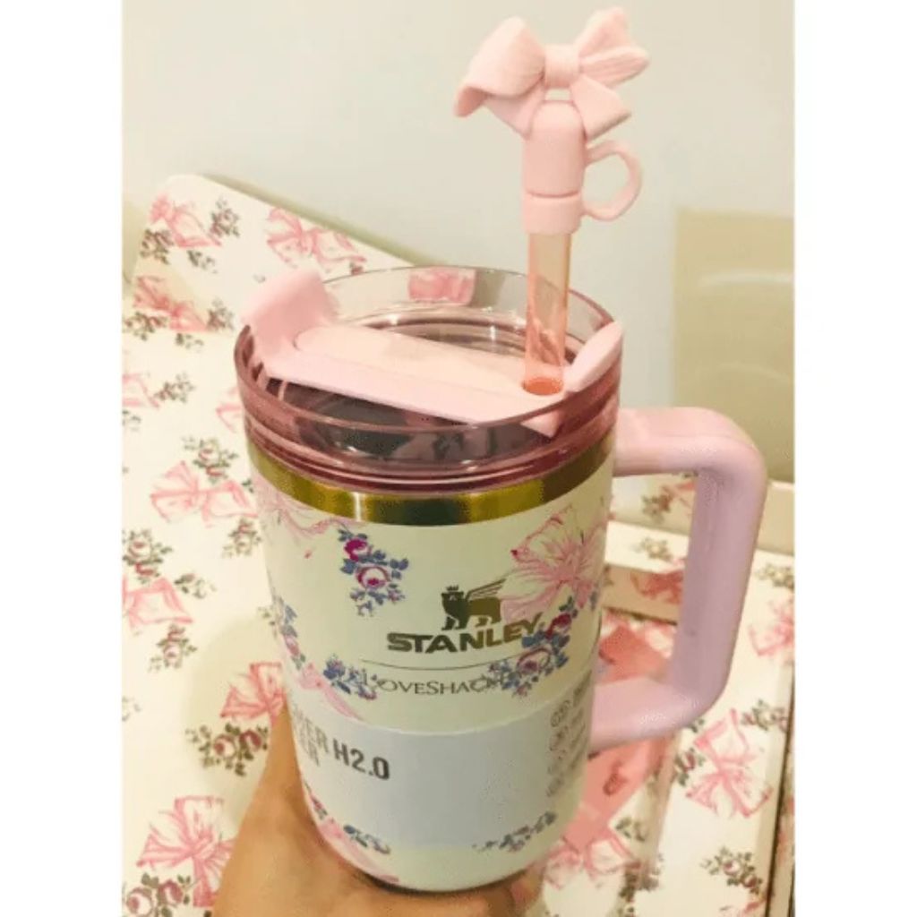 The Stanley X LoveShackFancy Holiday Quencher | 40 OZ – Rosa Beaux Pink